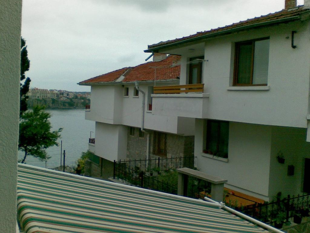 Farlalievi Guest House Sozopol Exterior photo