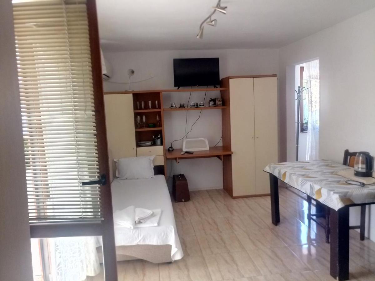 Farlalievi Guest House Sozopol Exterior photo