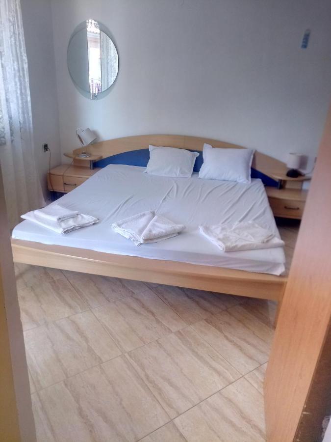 Farlalievi Guest House Sozopol Exterior photo