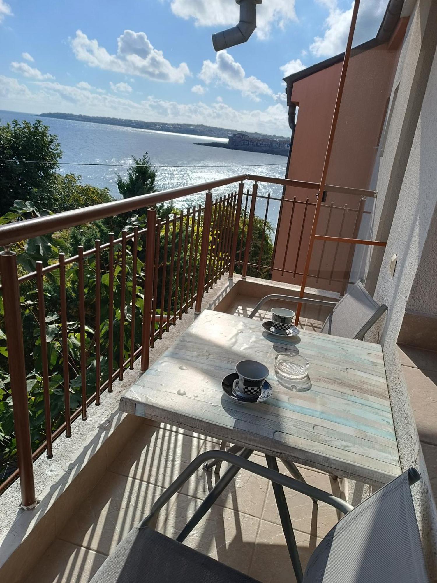 Farlalievi Guest House Sozopol Exterior photo